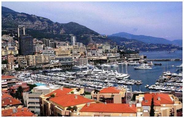 同為南太平洋島國，諾魯和萬那杜的差距為什麼愈來愈大？