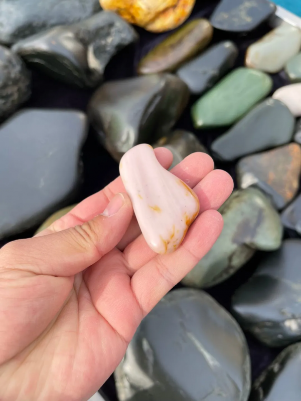 2021翻篇啦 · 如今和田玉石巴扎的行情怎樣