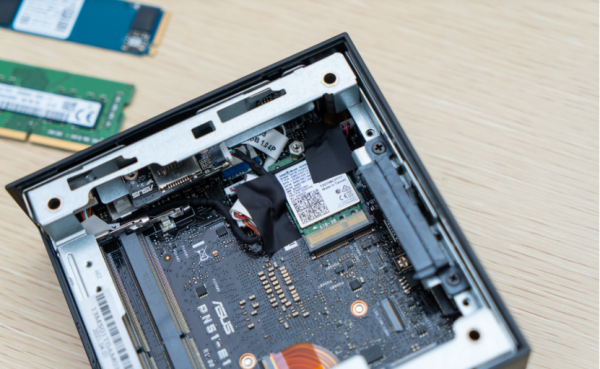 小主機好用麼？從驗機、啟用、設定到硬體升級，保姆級教程