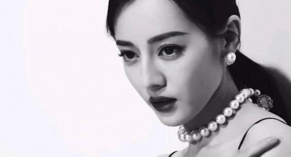 迪麗熱巴官宣御木本全球代言人，出鏡最新御木本廣告大片