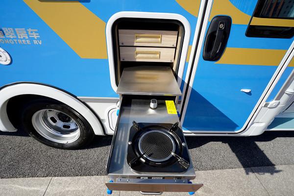 中高階房車的品質，滿足一家3-5口旅居生活，隆翠哆啡C635