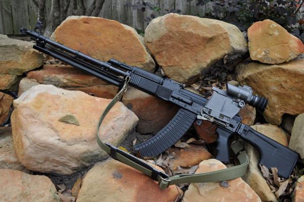 俄新機槍華麗轉身：一改蘇軍時期作風，將給彈鼓機槍“判死刑”？