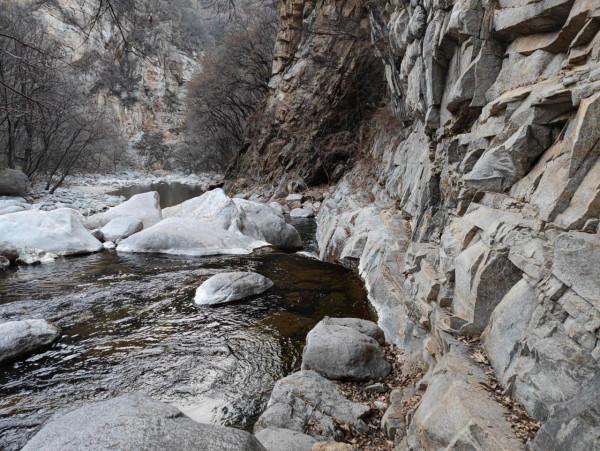 成驢之路：一日大寺，雪厚路長，路線：光頭山-大寺-高冠峪