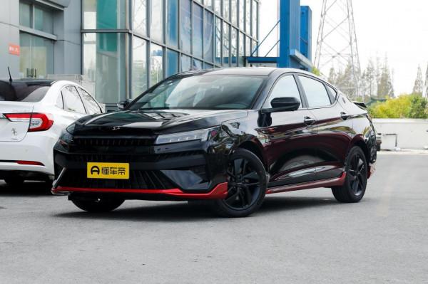 思皓曜逐日RACE車型，售13.48萬元，配多層式格柵，造型年輕動感