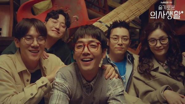 值得通宵去刷，2021年網飛Netflix十大熱劇推薦，建議收藏