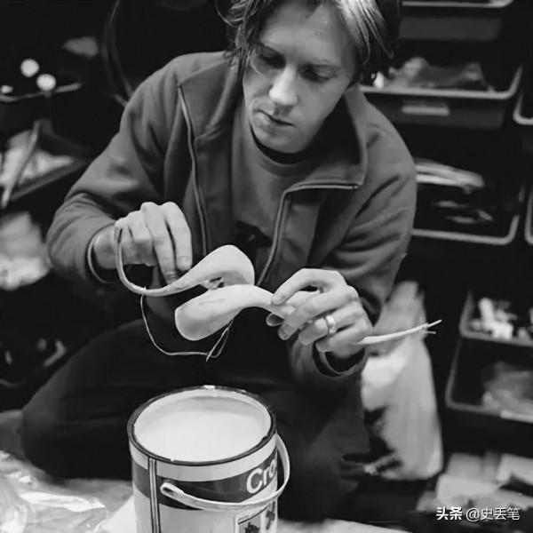 2012年他用190元買下一個舊包包，半年後價格漲到了220萬