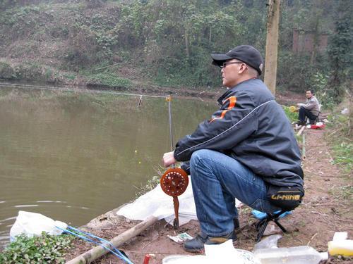 此三種河流地形，個個都藏有魚群，直接開釣，30分鐘就釣上一筐魚