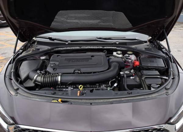 自駕遊買這三款轎車就行，空間大還舒適，跑得越快越省油