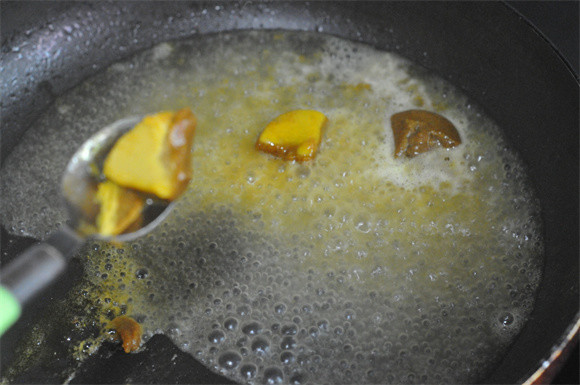 秋天做麵條,最愛這味料,湯底加點它,湯濃面爽,兒子最愛吃 秋天做麵條,最愛這味料,湯底加點它,湯濃面爽,兒子最愛吃