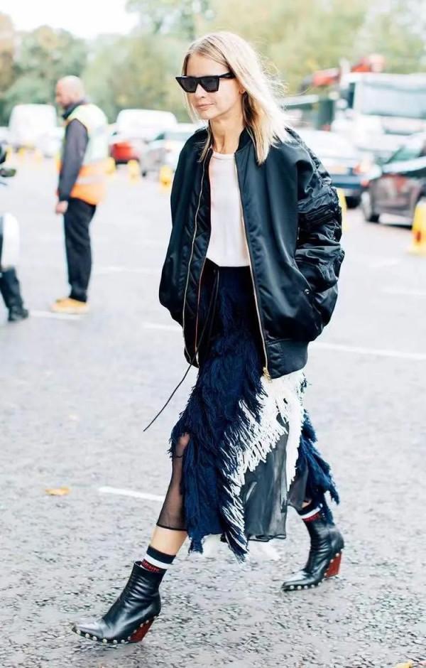 年底,你需要一條萬能小黑裙 年底,你需要一條萬能小黑裙