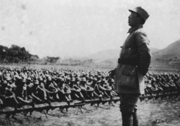 1947年土匪殘殺我軍5名高幹，毛主席悲憤不已，下令槍斃警衛連長