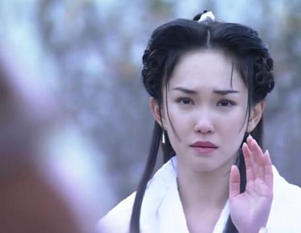 周海媚變滅絕師太，葉童一人演三代，翻拍劇裡多少熟臉在賣情懷？