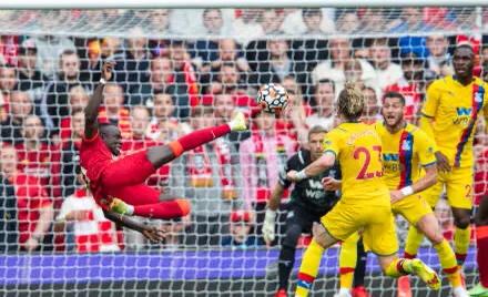 登頂榜首!拜仁國米利物浦誰能笑到最後 登頂榜首!拜仁國米利物浦誰能笑到最後