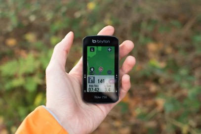 你會為腳踏車配備一塊多功能碼錶嗎？手機可以替程式碼表嗎？