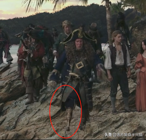 用&OpenCurlyDoubleQuote;人物傳記&rdquo;的方式開啟《加勒比海盜》，電影終於看明白了