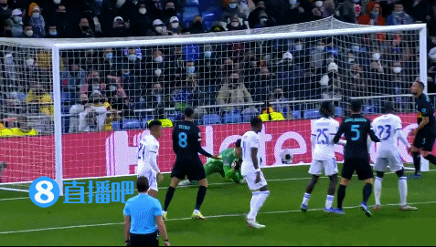 歐冠-克羅斯阿森西奧世界波巴雷拉染紅 皇馬2-0十人國米鎖定小組第一