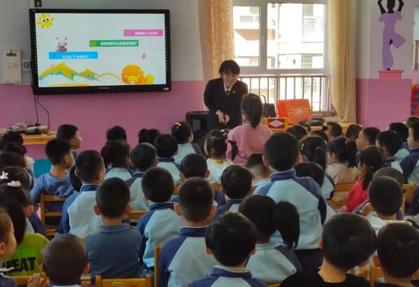 陽原縣檢察院走進幼兒園開展啟蒙法治教育活動 陽原縣檢察院走進幼兒園開展啟蒙法治教育活動