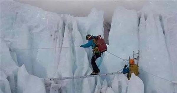 98年，美國女登山家在海拔8千米倒下，9年後有人看不下去將其安葬