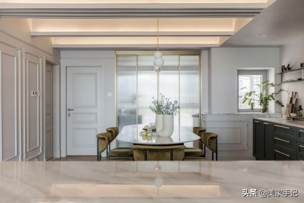 這位女主很有眼光，買下被人嫌棄的頂樓，結果裝修後被超多人羨慕