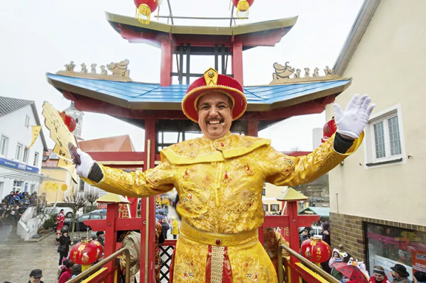 大清早亡了，德國卻還有位中國皇帝