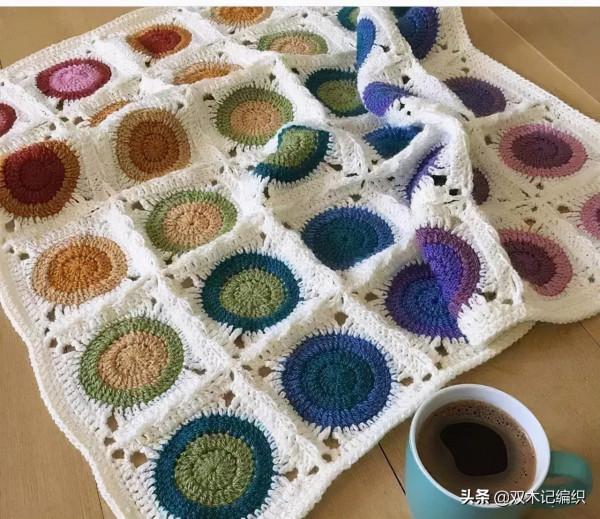 推薦一些彩色手工毯子的作品，希望這些五顏六色給你帶來好心情