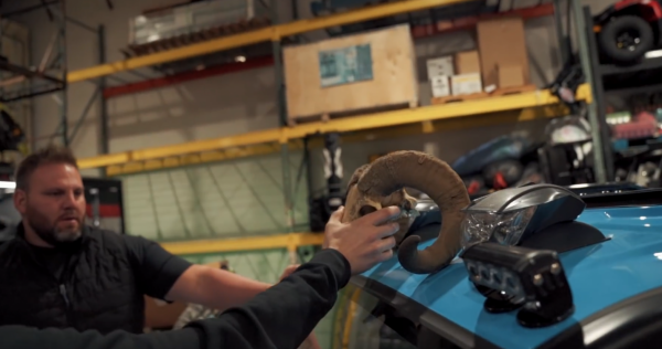 美國佬看不上我國電車，圖便宜花2000買來試駕，卻愛上了中國製造