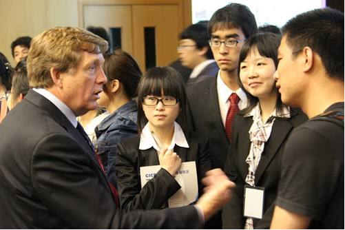 考上研究生才知道，原來導師對不同家境的學生，也會“區別看待”