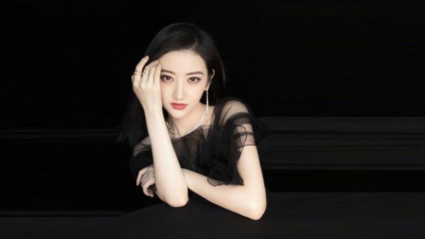 景甜，張若昀，江疏影，傅菁被質疑賣慘賺流量？勤奮小花反拍破劇