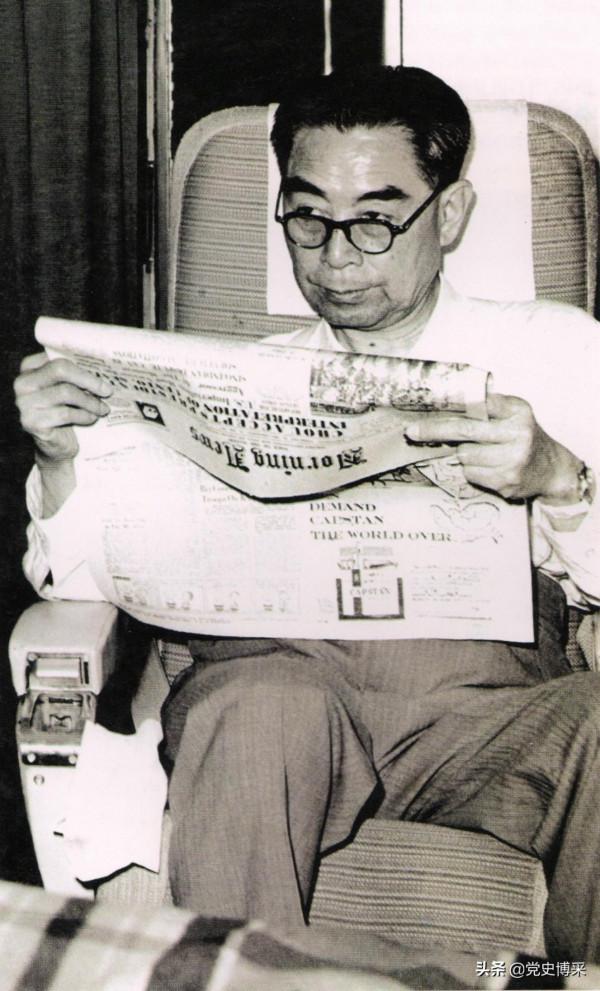 身兼外交部長的周恩來會不會說外語，水平又怎樣呢？珍貴的歷史鏡頭給你答案