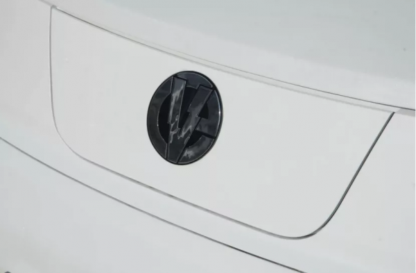 勞斯萊斯電動車諜照曝光；江淮汽車回應將與華為合作造車