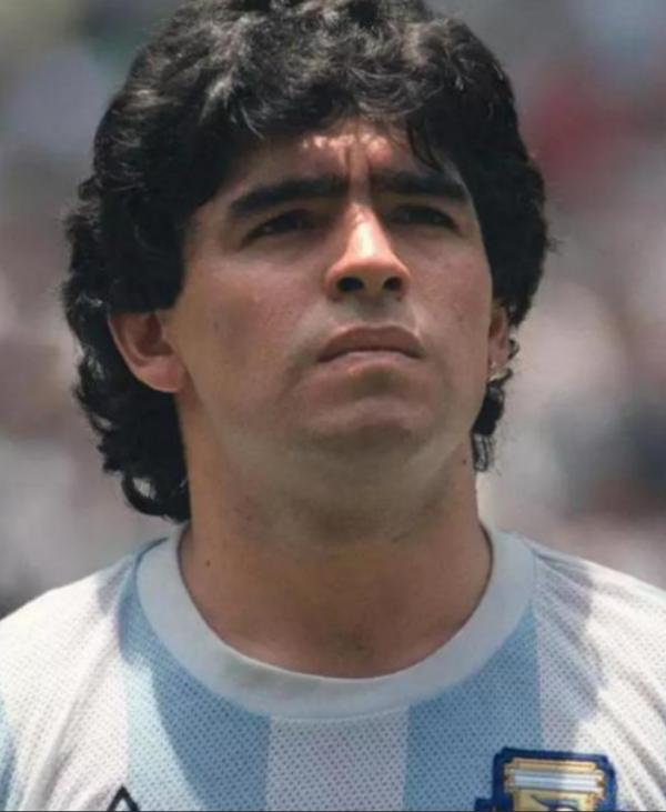 1987年，鄧小平曾邀請馬拉多納來華踢友誼賽，最終結局如何？