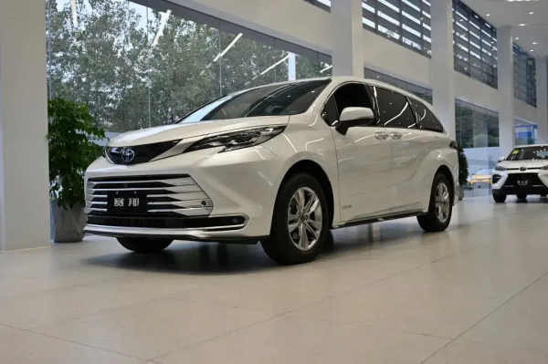 2021年最棒的新車是哪款？我留10個選項給你挑