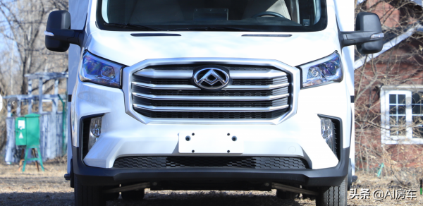 顏值超高還耐用，配自適應巡航、商務座和子母床，宇通經濟型房車