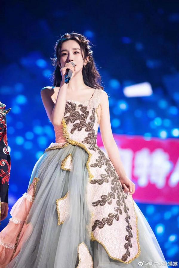 進來打分!2022跨年演唱會穿搭大比拼誰會是滿分? 進來打分!2022跨年演唱會穿搭大比拼誰會是滿分?