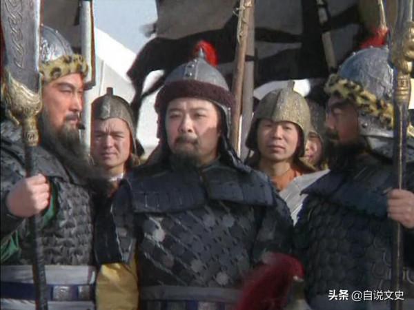 都是初來乍到，為何關羽張飛服徐庶，不服諸葛亮？