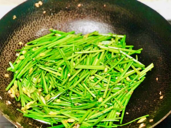 入秋後，雞蛋和它才是“絕配”，營養美味，香味四溢，上桌就光碟