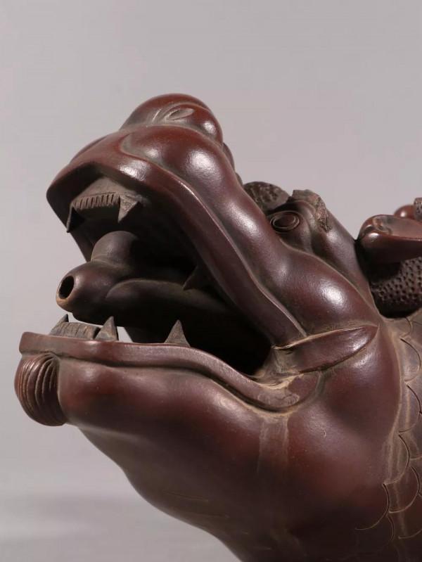 陳鳴遠款 紫砂魚化龍茶壺。規格*高15cm 長25cm砂質細膩、