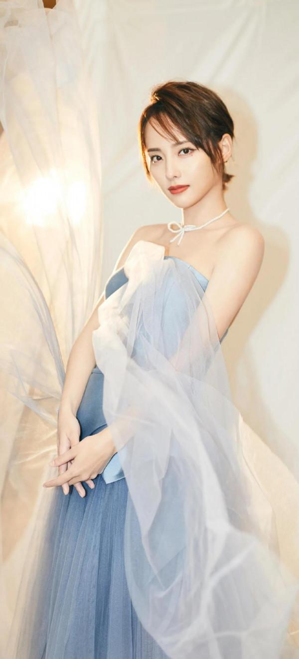 張嘉倪超高畫質無水印桌布