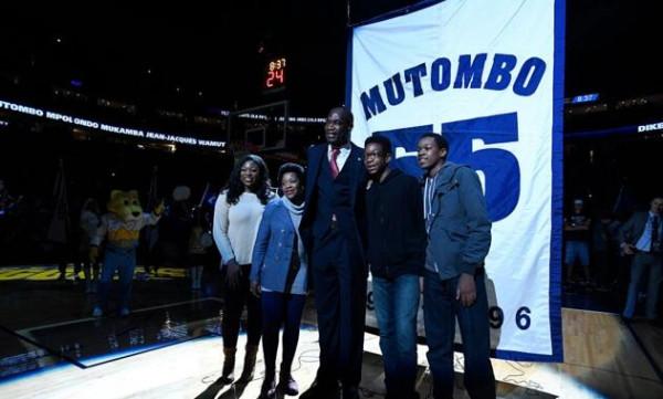 非洲大山，一指擎天——迪肯貝•穆託姆博