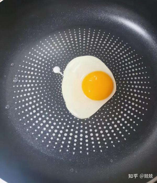 假如廚房只能有一口鍋?蘇泊爾火紅點聚油煎鍋最應該被留下 假如廚房只能有一口鍋?蘇泊爾火紅點聚油煎鍋最應該被留下