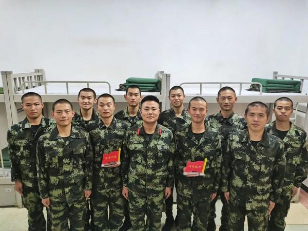 班長的“套路”你見識過嗎? 班長的“套路”你見識過嗎?