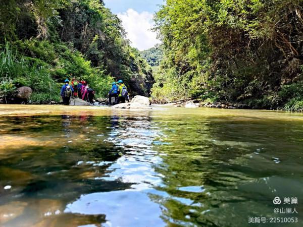 流在心中的一條河 流在心中的一條河