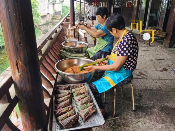 湖州荻港村的施家餛飩5元一碗,乾隆愛吃的鱔糊面,30元一碗 湖州荻港村的施家餛飩5元一碗,乾隆愛吃的鱔糊面,30元一碗