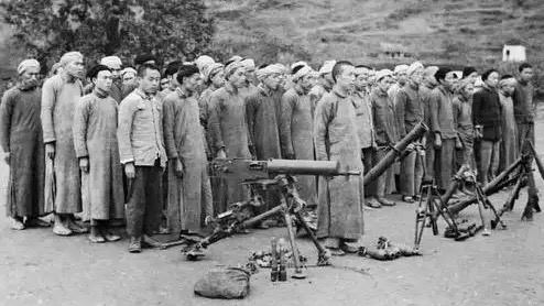 為什麼朝鮮戰場正需兵力，毛主席卻把重兵調向兩廣地區？