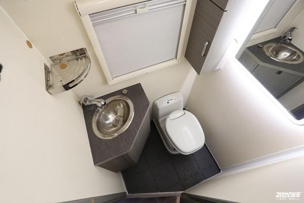 房車專用底盤加持，6氣囊空懸！慶鈴原廠五十鈴700P可可西里房車