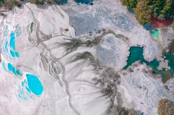 美到不像人間！憑實力驚豔外媒，最夢幻的雪域，旅行者此生必去
