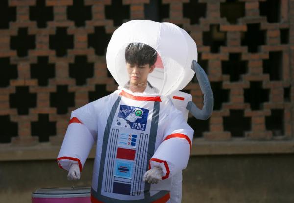 《嗨放派》開啟“假想環球之旅”,繪製浪漫星空致敬中國航天 《嗨放派》開啟“假想環球之旅”,繪製浪漫星空致敬中國航天