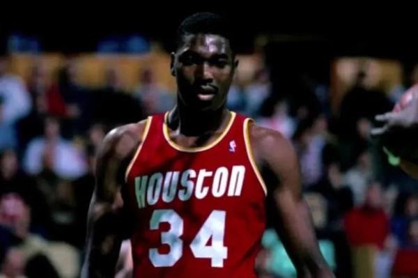 美媒列出30支球隊擁有過的年度最佳防守球員，12支球隊從未擁有過