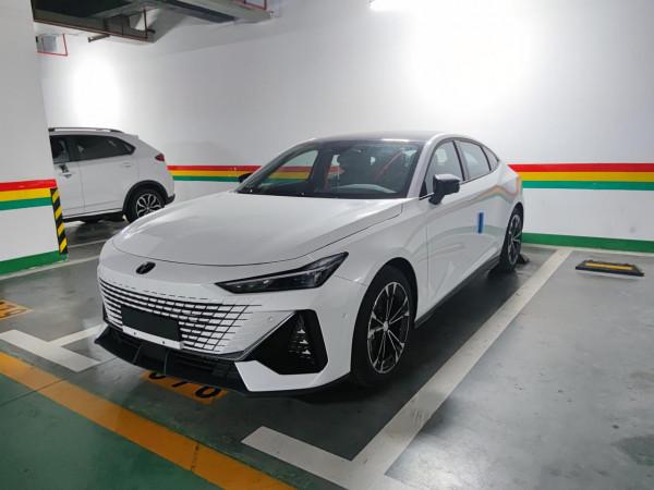 外觀超帥但尺寸不大,長安UNI-V無偽裝實拍圖曝光 外觀超帥但尺寸不大,長安UNI-V無偽裝實拍圖曝光