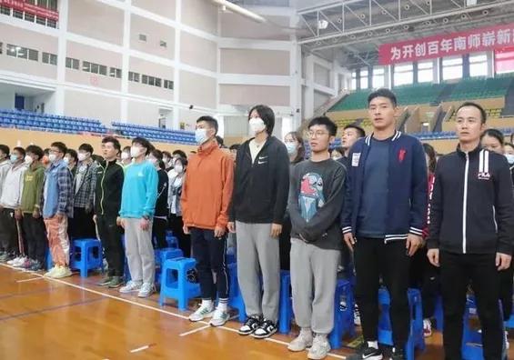 男排接應的愛徒，里約奧運上一舉成名，今現身在開學典禮上成新生